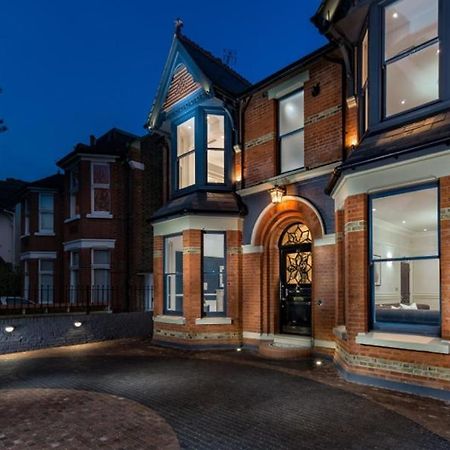 Dream House London With Gym, Cinema And Housekeeper Villa Ealing Luaran gambar
