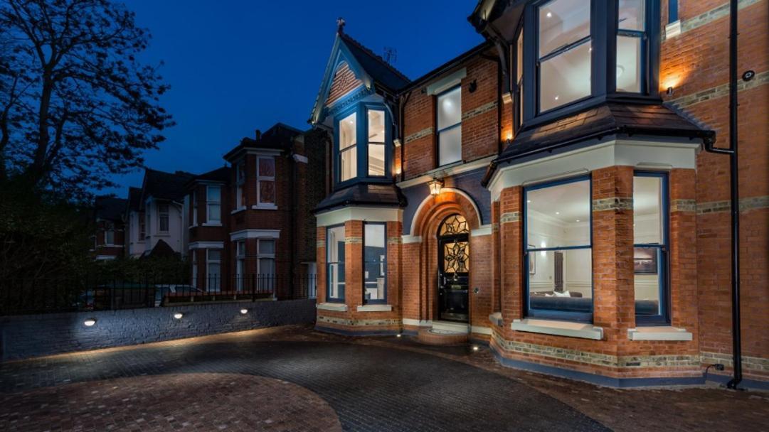 Dream House London With Gym, Cinema And Housekeeper Villa Ealing Luaran gambar