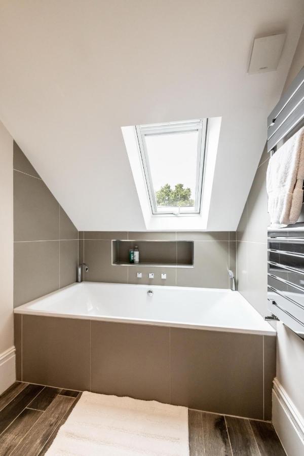 Dream House London With Gym, Cinema And Housekeeper Villa Ealing Luaran gambar